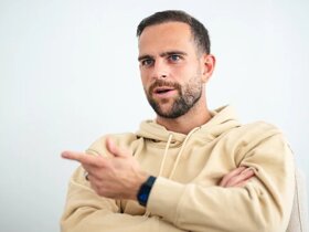 柏林赫塔门将格尔斯贝克：我的耐痛能力很强