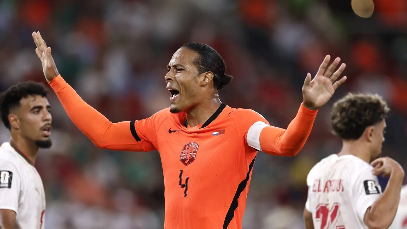 Truyền thông Hà Lan: Van Dijk tiếp tục khoác áo đội tuyển sau cuộc nói chuyện với Xavi