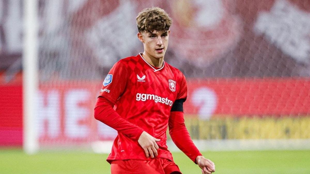 Sport: Nijstad, zagueiro do Twente, convocado pela primeira vez pela Holanda Sub-21; Barcelona pode retomar perseguição na janela de inverno