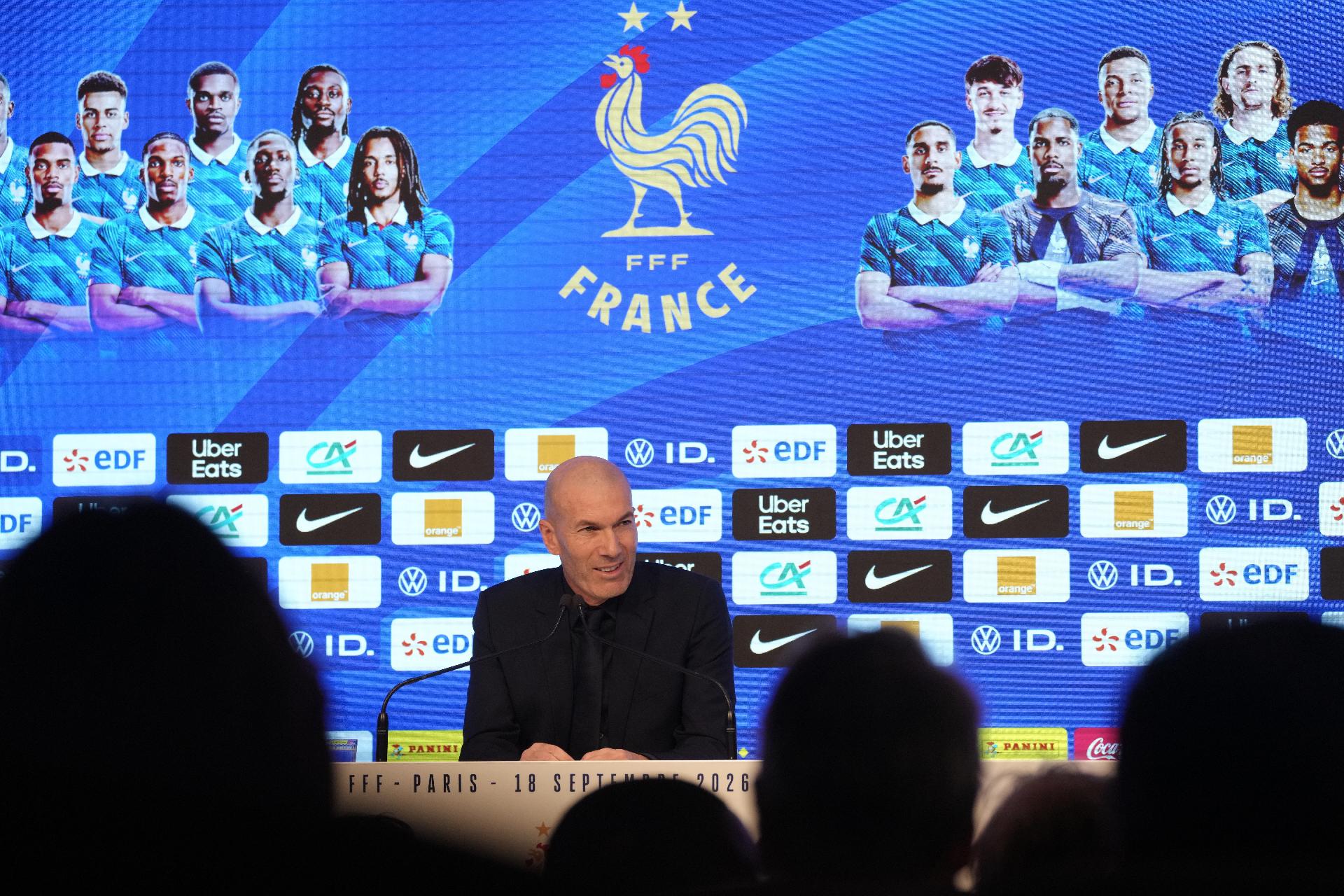 Zidane: I'm not deliberately restricting players' clothing, but let's not overstate things
