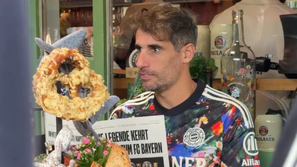 Bild : La légende du Bayern Javi Martínez aperçu au marché Viktualienmarkt de Munich