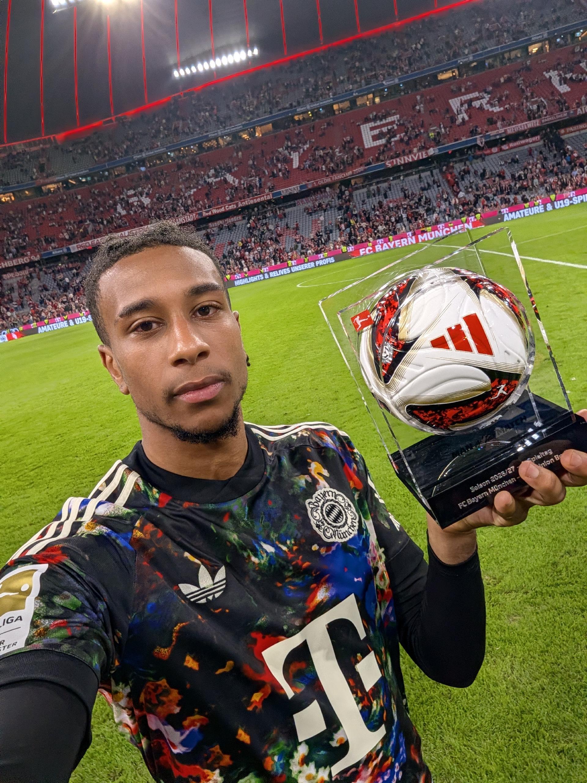 53 millions d'euros seulement ? Olise atteint 50 buts et 57 passes décisives avec le Bayern