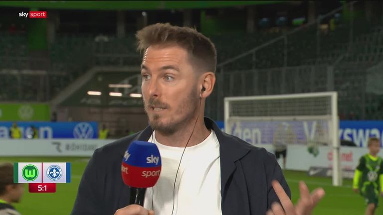 El Wolfsburgo gana 5-1 pero es abucheado al descanso; su entrenador dice que la afición es incomprensible