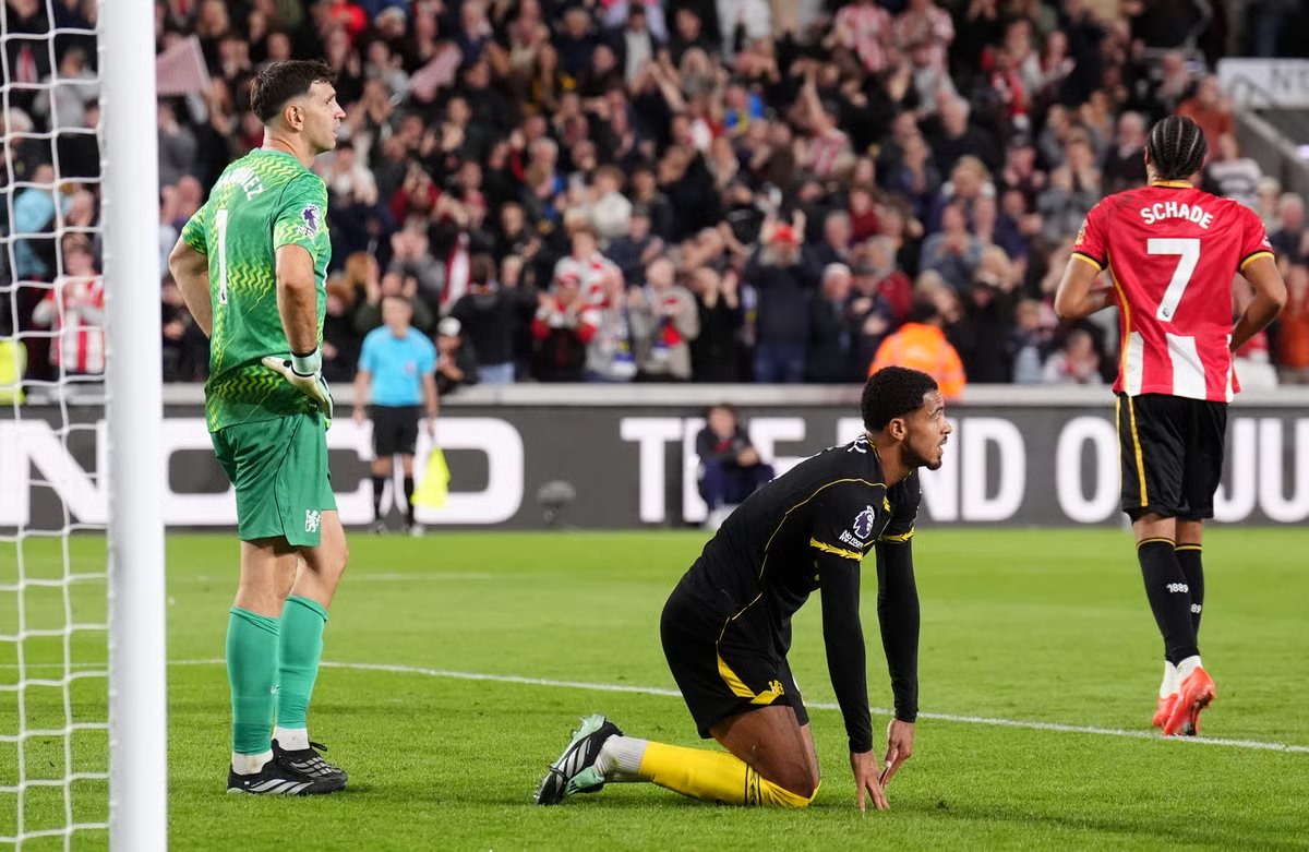 Cahill: Chelsea es frágil y encaja goles con facilidad