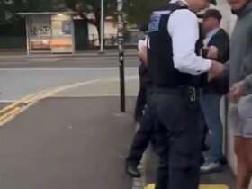 智斗？铁锤球迷约米尔沃尔球迷打架，随后向警方举报了约架地点