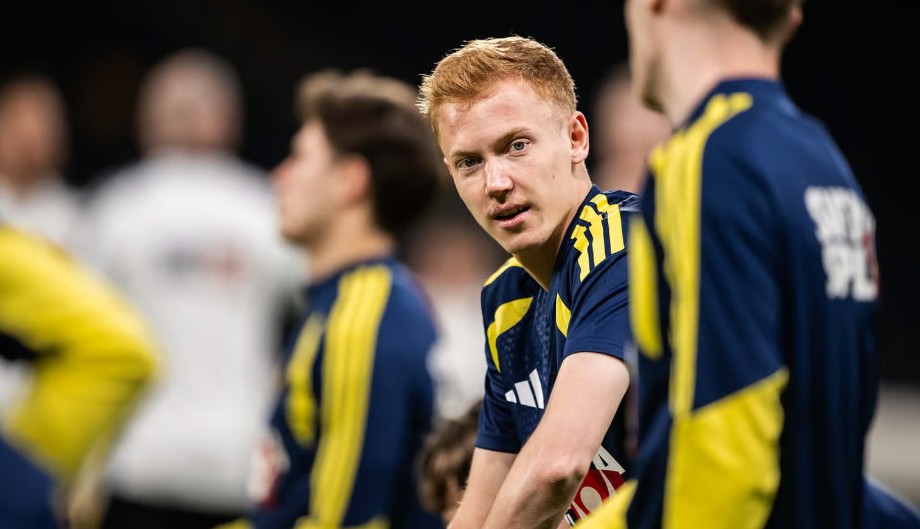 Schweden: Wolfsburgs Mittelfeldspieler Mattias Svanberg verlässt die Nationalmannschaft, Hugo Larsson rückt nach