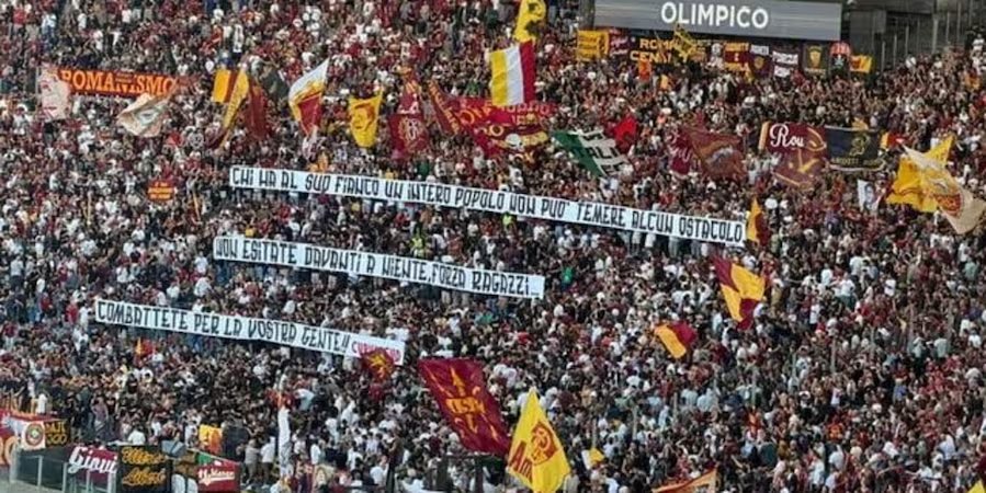 Trước trận đấu với Inter Milan, khán đài phía Nam của Roma xuất hiện biểu ngữ cổ vũ: "Các chàng trai, hãy chiến đấu vì người dân"