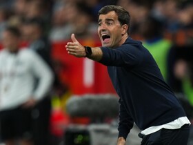 Leverkusen all 'pulling in the same direction', says Martinez