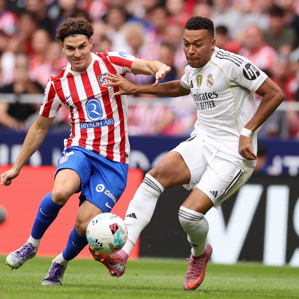 Julián y Mbappé, polos opuestos del derbi