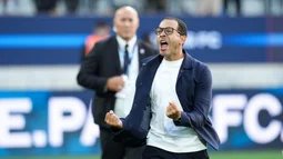 Rosenior risponde ai tifosi dello Strasburgo con una celebrazione provocatoria, Pierre Lees-Melou lo difende