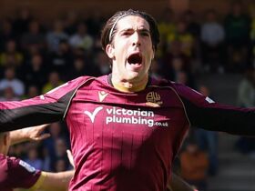 Norwich 3-4 Bolton: Trotters prevail in seven-goal Championship thriller at Carrow Road