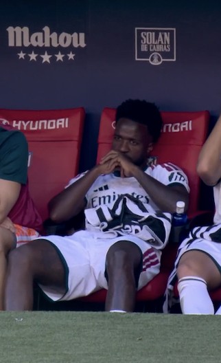 Ditarik Keluar dengan Wajah Kesal, Vinicius Baru Cetak 1 Gol dalam 8 Laga (652 Menit) Musim Ini