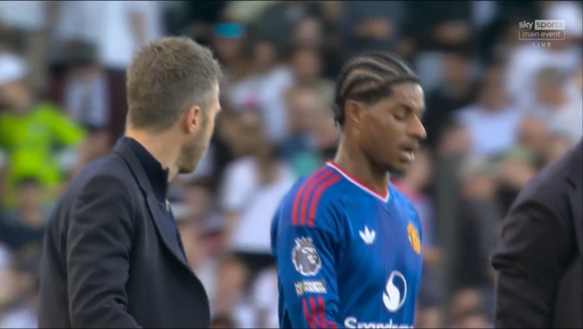 ¿Incapaz de mejorar? El desastroso primer tiempo de Rashford desperdiciando varias ocasiones claras de gol