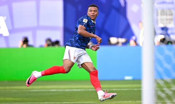 RMC: Zidane aurait discuté avec Mbappé avant de publier la liste, le voulant comme ailier gauche