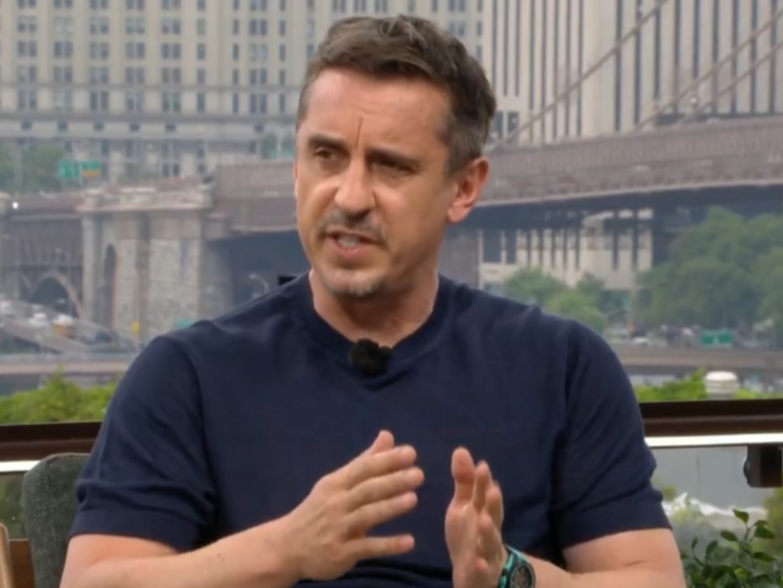 Neville: Tôi xem Man Utd từ lúc 5 tuổi, 15 phút đầu hiệp hai hôm nay là tệ nhất
