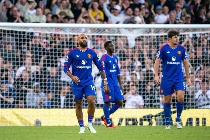 Ashley Young: I giocatori del Manchester United sono troppo lenti e privi di urgenza, camminano in campo