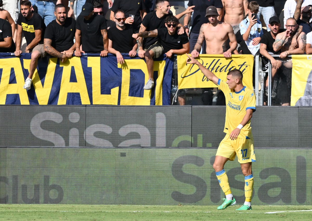 Frosinone Buat Kejutan dengan Mengalahkan Como, Raih 10 Poin dari 5 Laga Awal Serie A—Rekor Klub