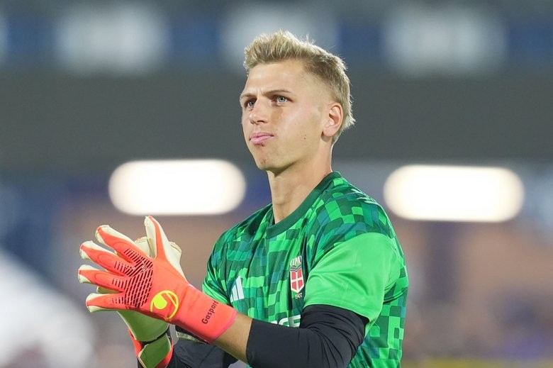公式：コモのGKジャン・ブテズがランスのGKサンバに代わりフランス代表に招集
