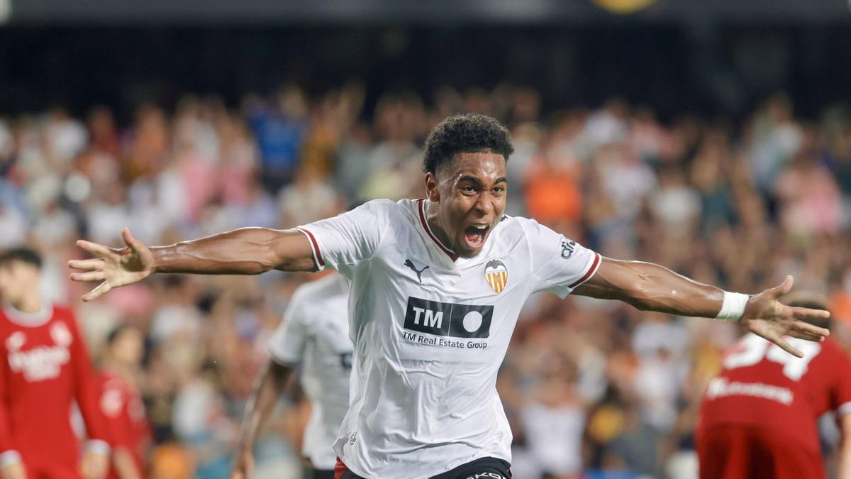 El joven Mayoral, de 18 años del Valencia: Feliz por el gol en el debut, pero lamenta no haber sumado los tres puntos