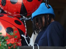 图片报：奥利塞亮相拜仁啤酒节，头戴价值3500欧元小蓝帽