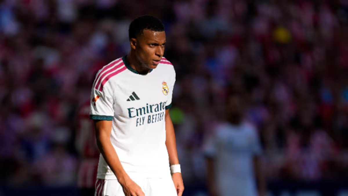 Le journaliste : Mbappé prétend mériter le Ballon d'Or, mais sa performance au derby de Madrid a été décevante