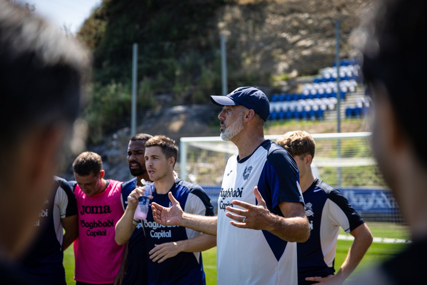 Marca: El entrenador de la Real Sociedad, Matarazzo, concede seis días libres a los no internacionales