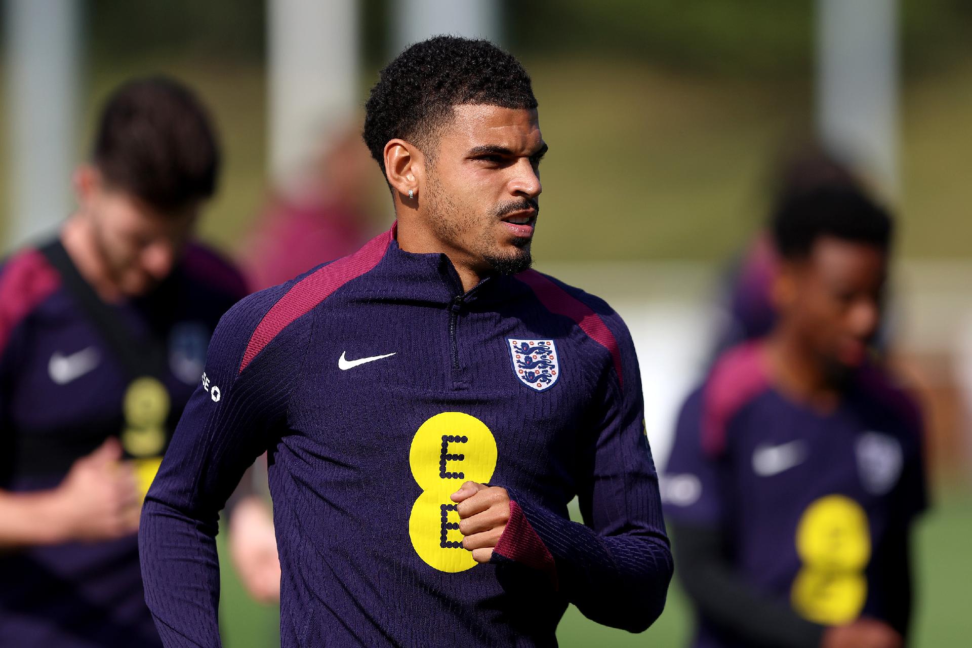 Gibbs-White deixa férias em Dubai para se juntar à seleção inglesa no lugar de Palmer