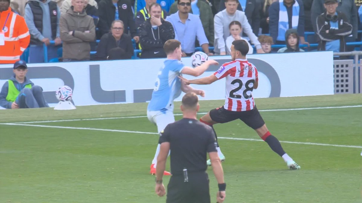 Sky Sports: Mantan Wasit Premier League Sebut VAR Benar dalam Penilaian Handball Anderson sebagai Bukan Penalti