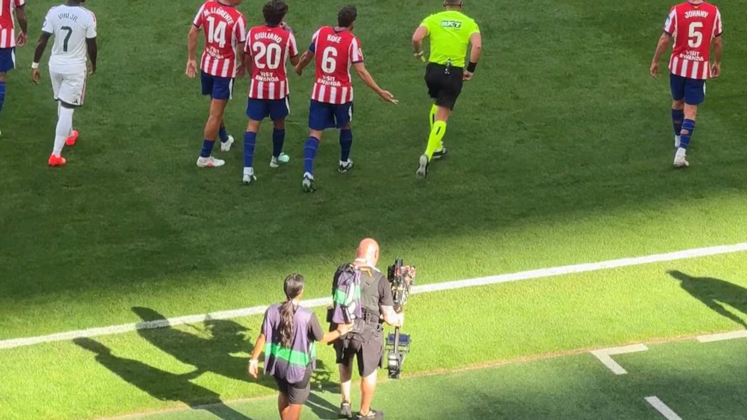 La treta de un jugador del Real Madrid antes del penalti que no se vio: Koke salió corriendo a por él