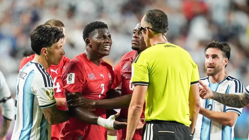 Embolo über Rot gegen Argentinien: „Hätten gewinnen können, wenn wir elf Spieler geblieben wären"