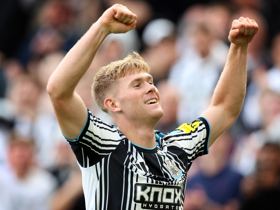 Hall says Newcastle contract renewal was 'a no-brainer' amid Man Utd rumours