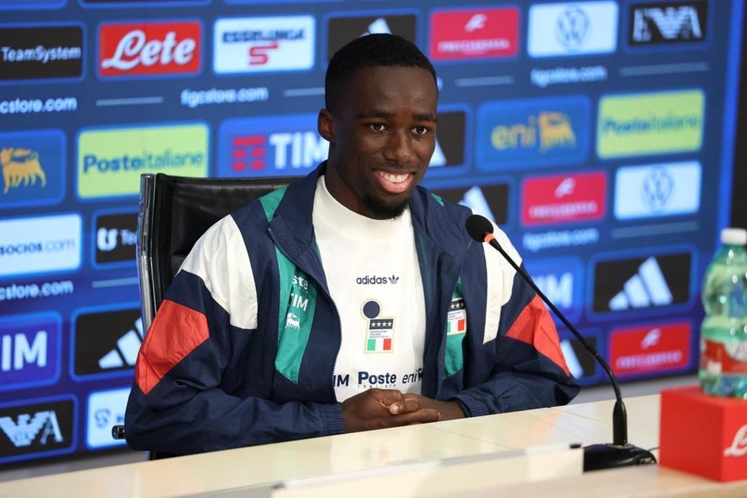 Kayode : Je n'ai jamais vraiment entraîné la touche longue ; j'ai toujours beaucoup aimé Maldini
