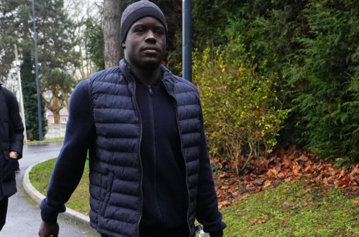 L'Équipe: Sarr gerät bei Wechsel zu Al-Ahli in Streit um Beraterprovision, Polizei ermittelt vor Ort