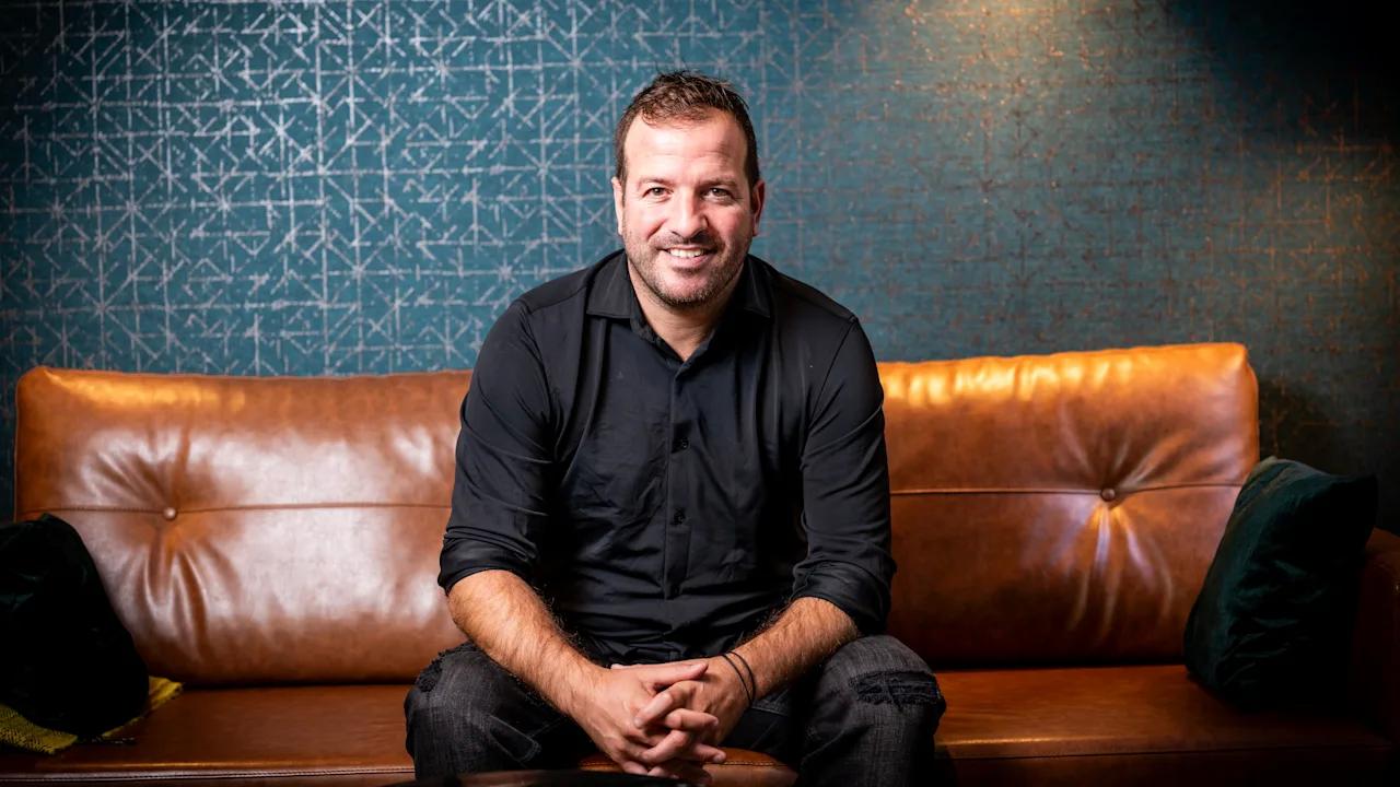 Van der Vaart: Sané tài năng nhưng chơi như một kẻ hèn nhát; tôi ngày nay đáng giá 150 triệu euro