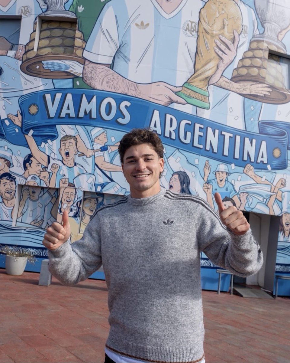 I nazionali dell'Argentina sono arrivati in squadra, tra cui Lautaro e altri