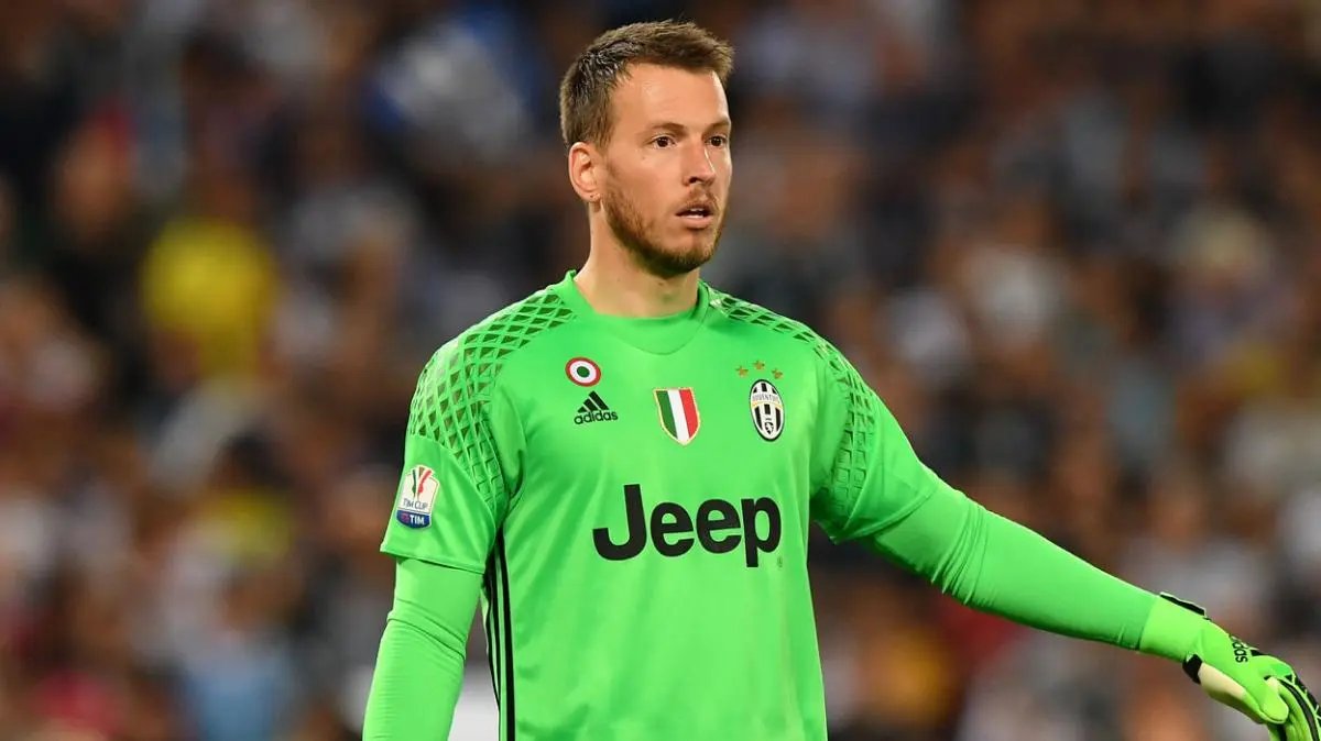 Di Marzio : La Juventus va présenter une offre officielle pour Neto aujourd'hui, un accord accélérera la suite de la procédure