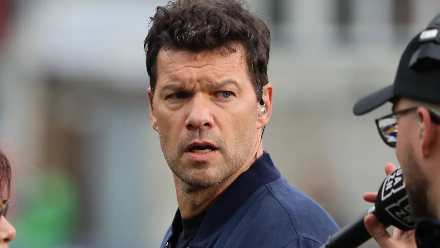 Ballack: DFB nên tuyển dụng các cầu thủ ngôi sao đã giải nghệ để truyền đạt kinh nghiệm, như tôi chẳng hạn, nhưng không ai liên hệ