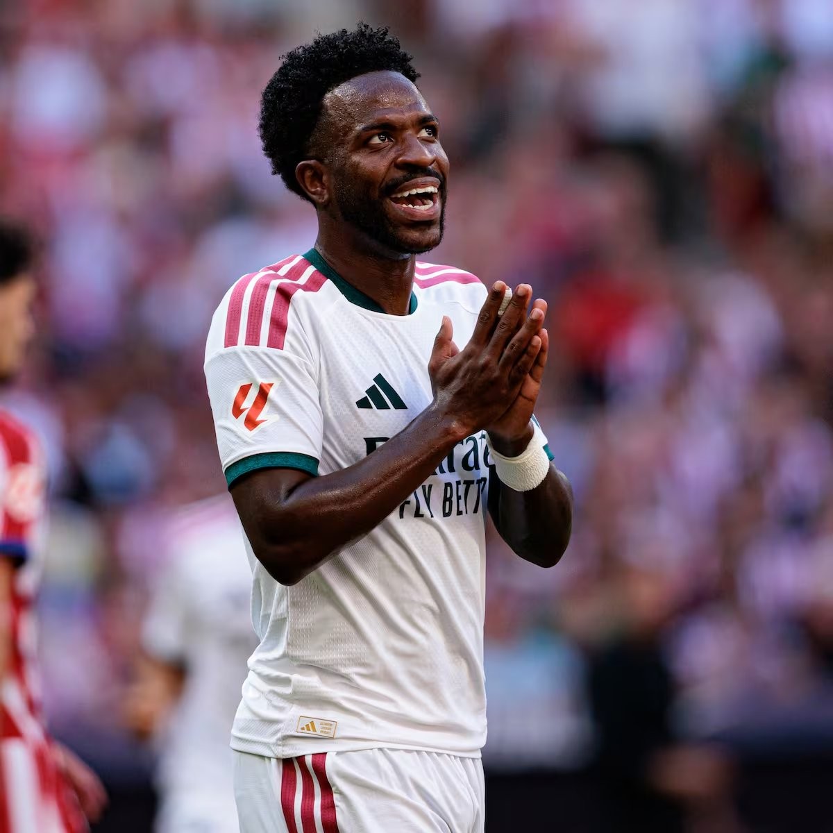 Vinicius busca el cambio tras tocar fondo