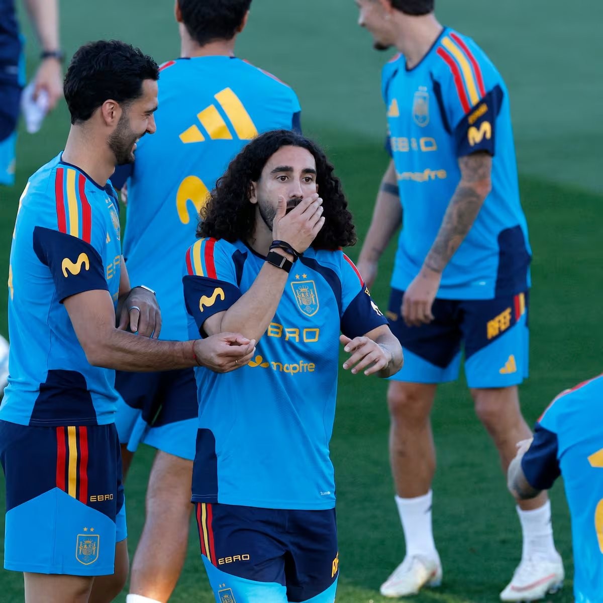 Cucurella: “Mourinho siempre está de buen humor”