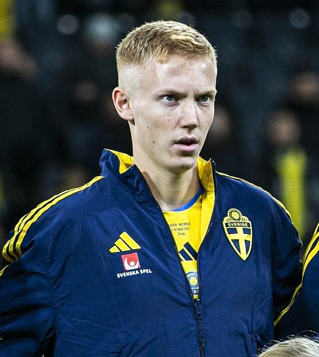 Hugo Larsson: O verão sem a Copa do Mundo foi difícil, mas fico feliz por estar de volta à seleção sueca