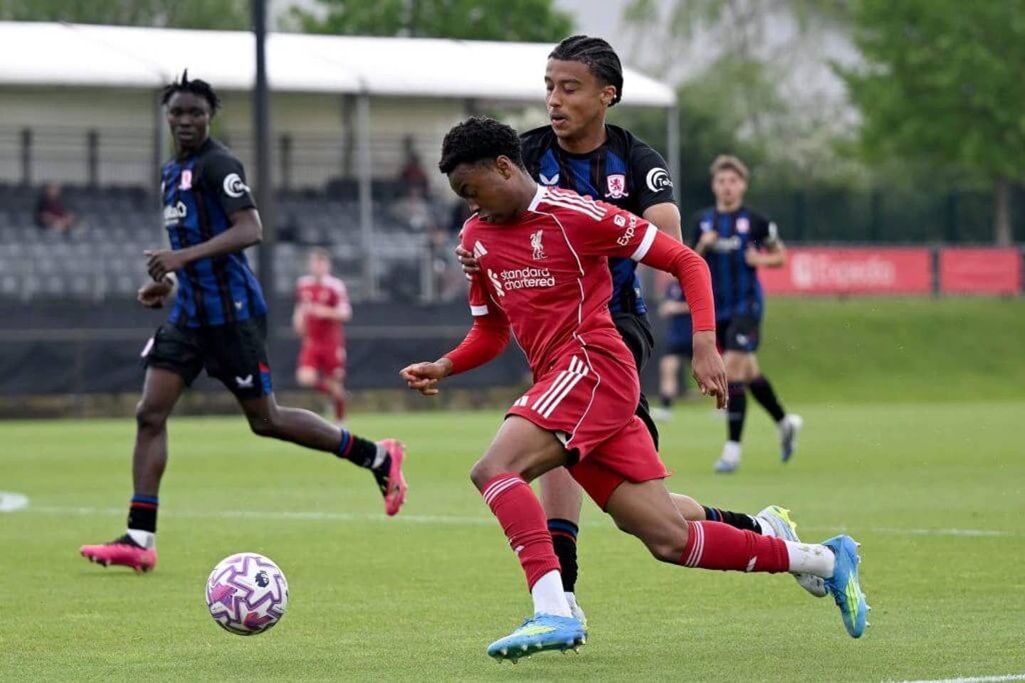 TA: El Manchester United ficha al extremo del Liverpool Isaac Mabaya; se espera una compensación de siete cifras
