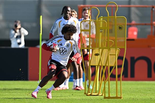 Adeyemi não estava inicialmente na lista para a Holanda, mas acabou sendo titular