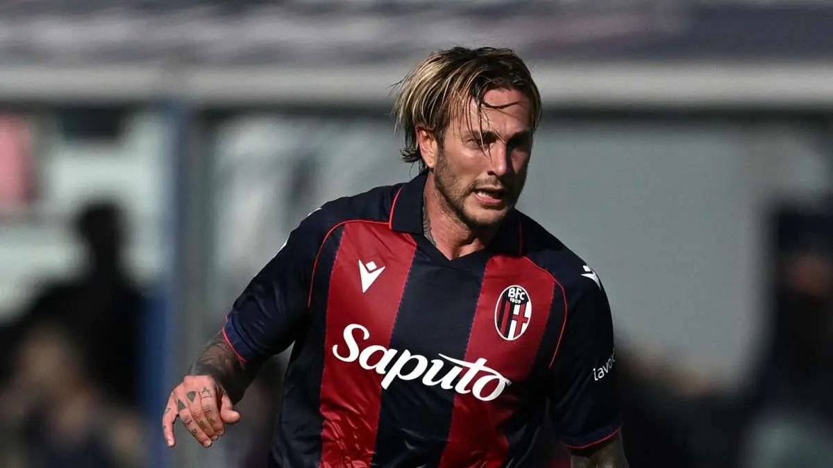 Gazzetta: Bologna prepara-se para ativar opção de renovação de Bernardeschi