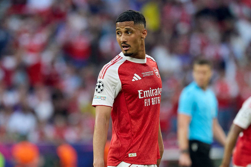Vidal: Saliba phục hồi tốt, có thể trở lại sau 5-6 tuần