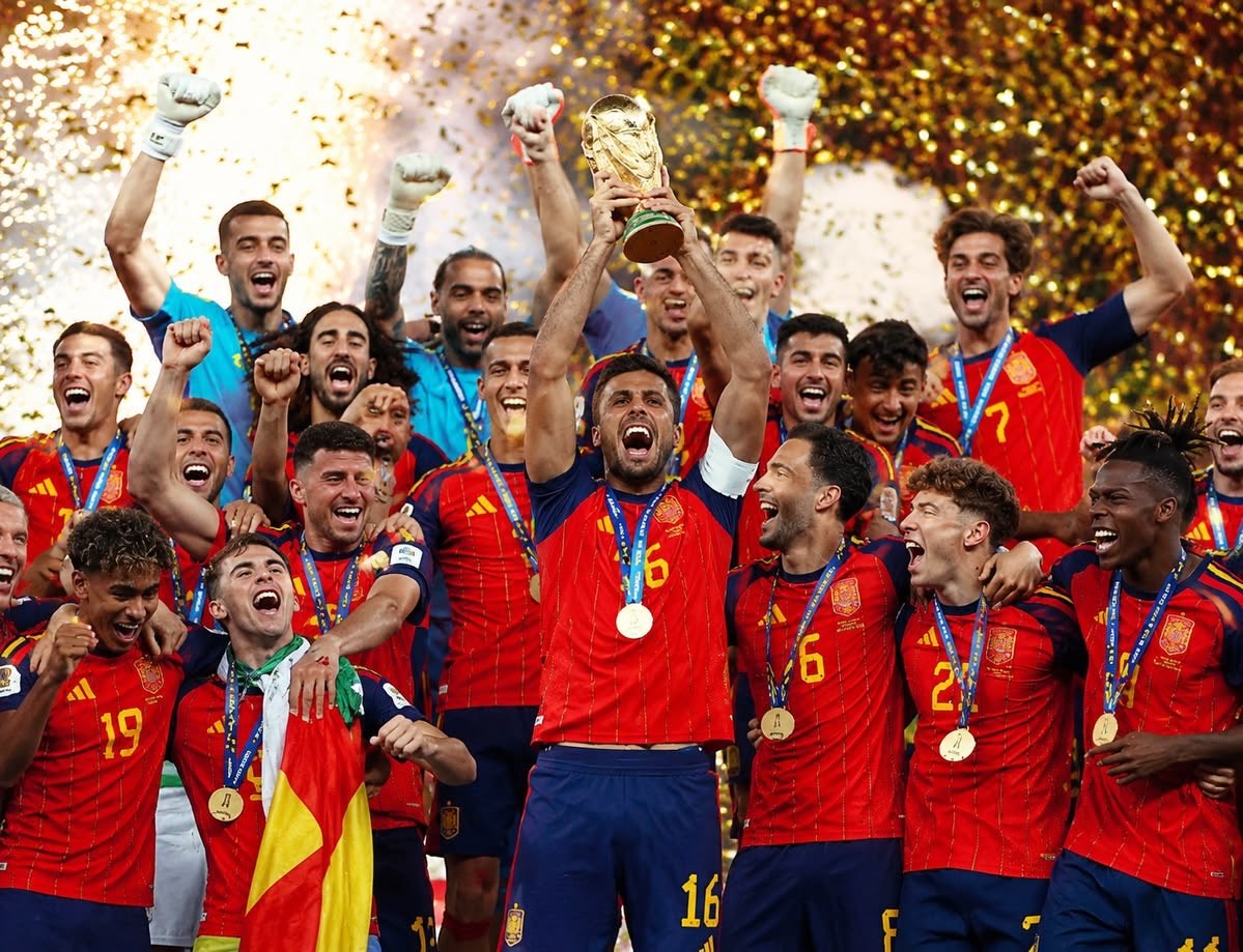 AS: Pemain juara Piala Dunia Spanyol menyumbangkan bonus 1,2 juta dolar AS kepada staf Federasi Sepak Bola Spanyol