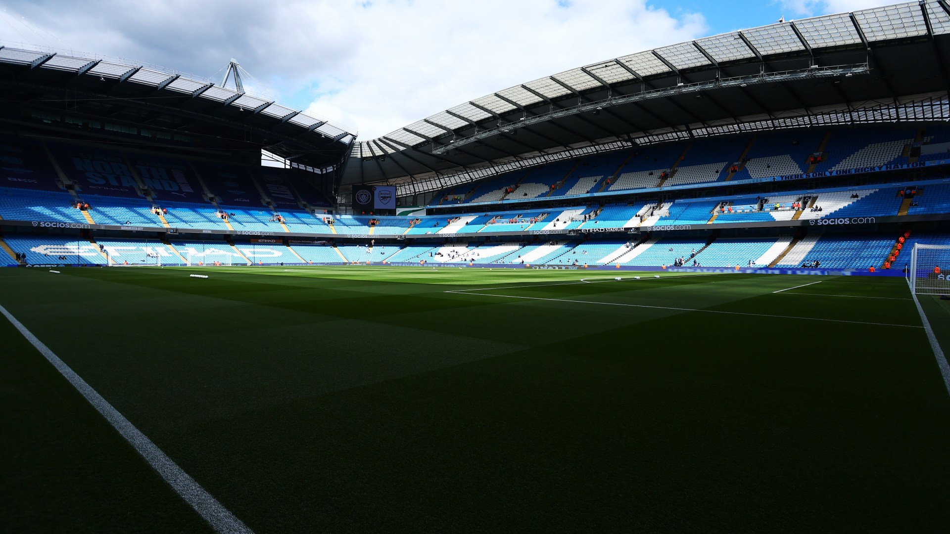 Medios ingleses: Podrían pasar meses hasta conocer la sanción al Manchester City; las consecuencias si se confirman los cargos serían muy graves