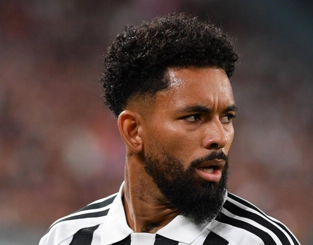 Tuttosport: la Juventus considera extender el contrato de Douglas Luiz un año más para reducir la carga contable