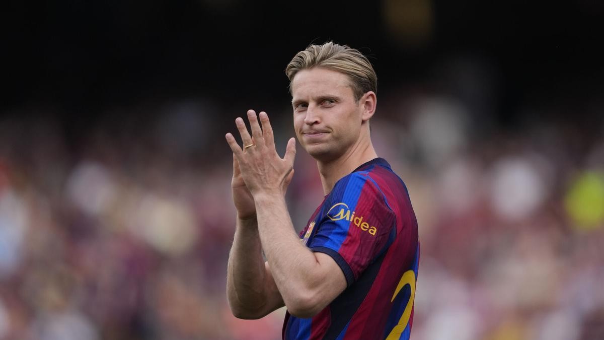 Sport: De Jong n'est plus indispensable pour Flick, Gavi lui est préféré