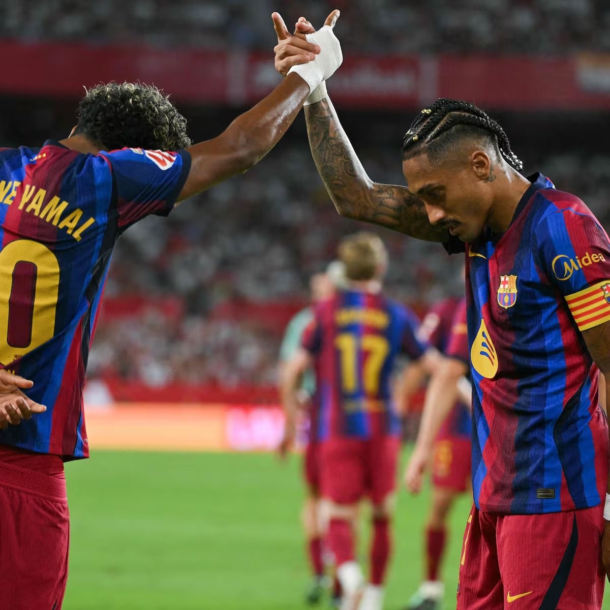 El clásico salarial: el Barça reduce la goleada del Madrid