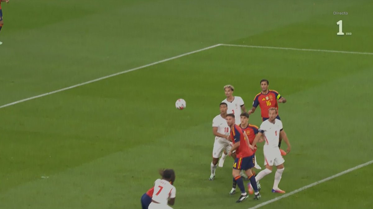 Schiedsrichter-Blogger: VAR übersieht Handelfmeter für Spanien gegen England